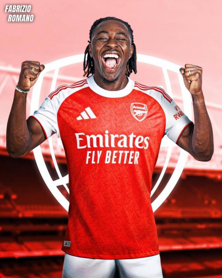 罗马诺：埃泽转会文件已签署，必须及时完成手续才能出战利兹联